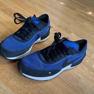Nike waffle sneaker